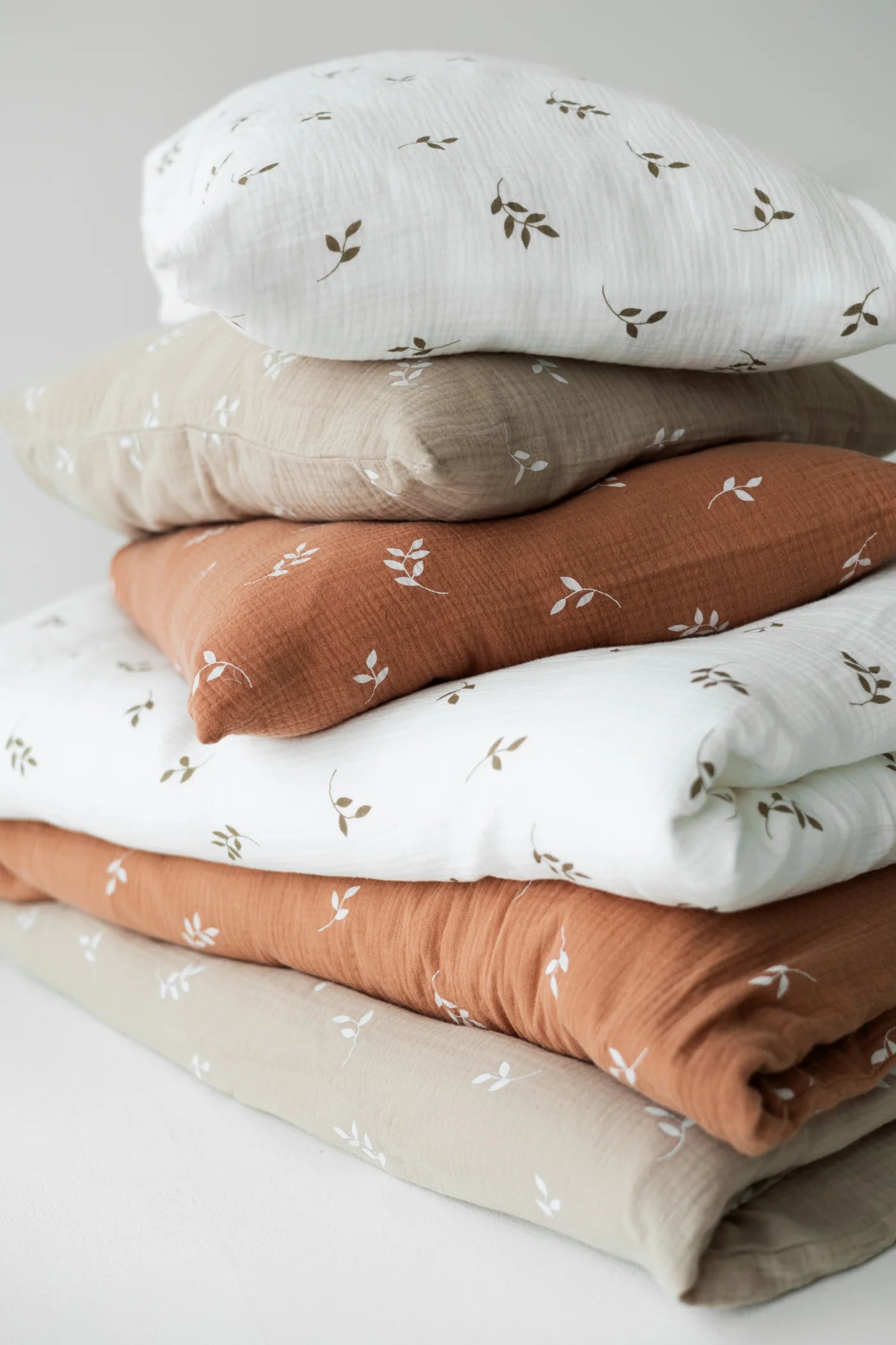 Voodipesu komplekt beebidele - Cream Leaves