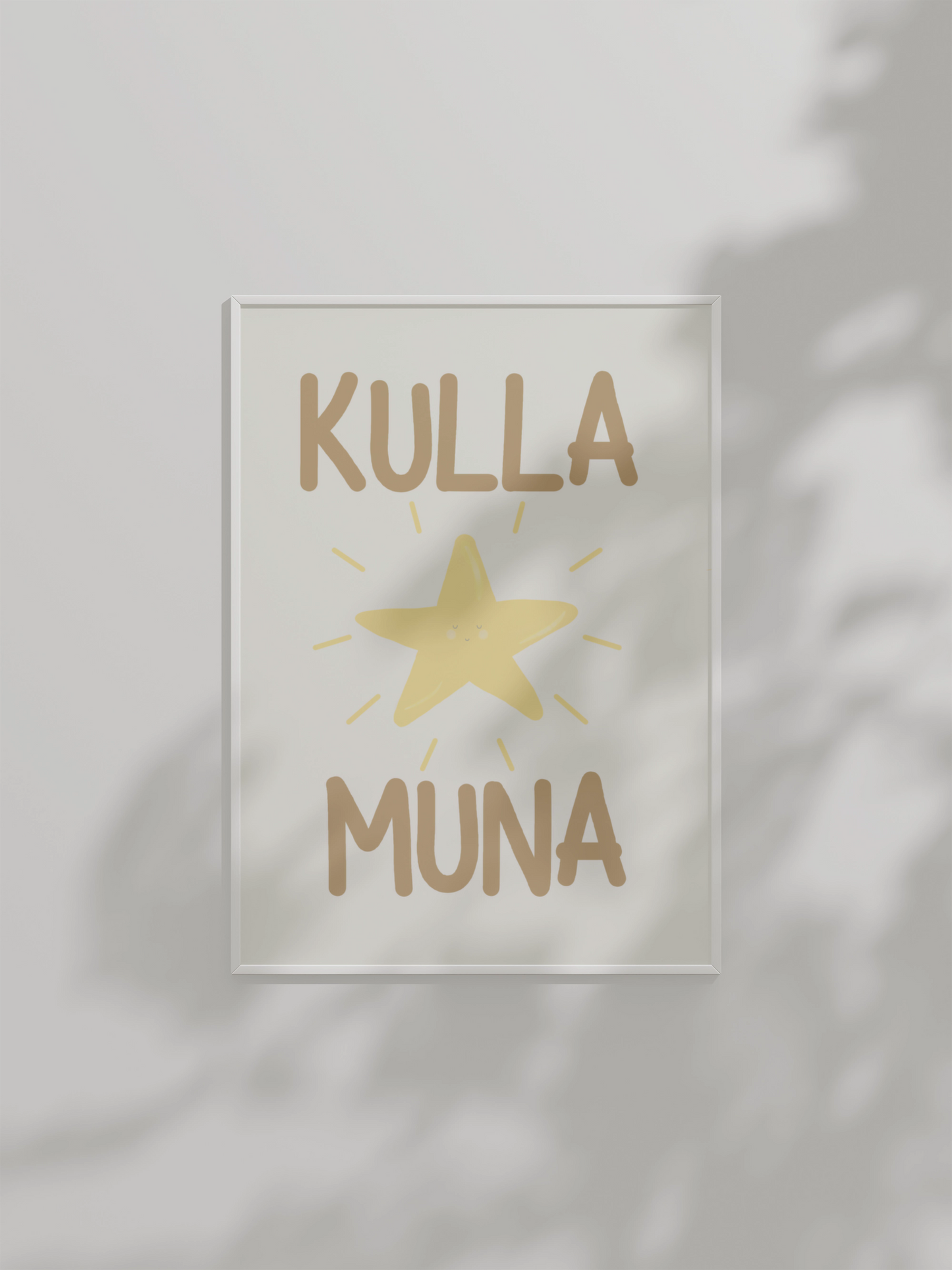 Detailpilt kullamuna mustriga posterist laste toa interjööris