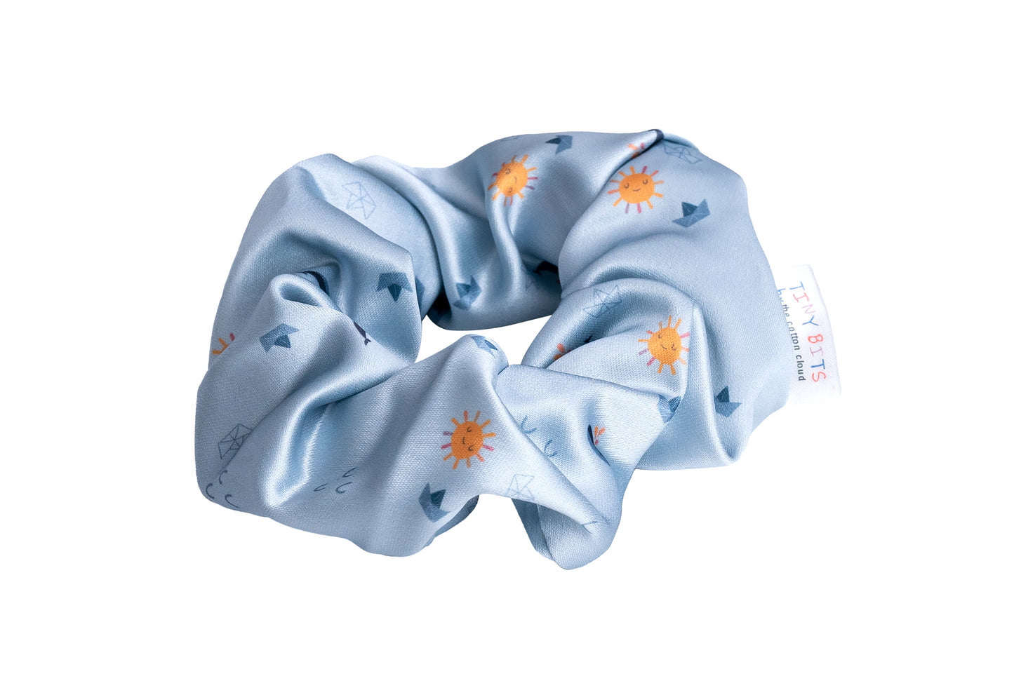 Origami mustriga satiinscrunchie laste lokkide hellituseks – pehme ja nähtav aksessuaar | Emma & Roosi