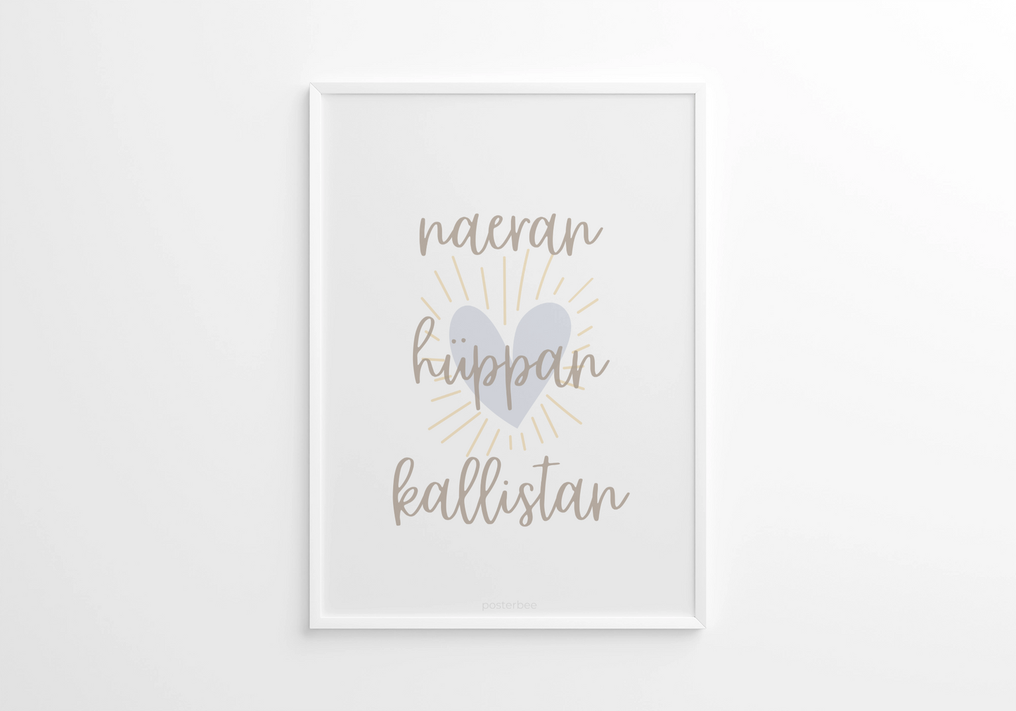 Poster kallistan – armas tekst “Naeran, hüppan, kallistan” lastetoa sisustamiseks – Emma & Roosi