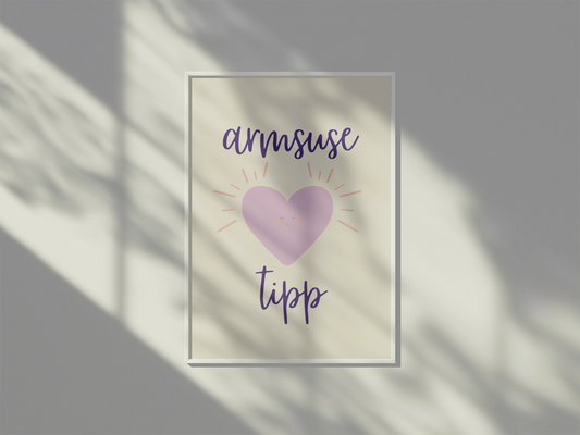 Detailpilt: tekst “Armastuse Tipp” minimalistlikul posteril beebituppa